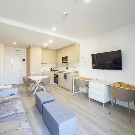 Cubo's Urban Sky Martiricos 14 Apartment *